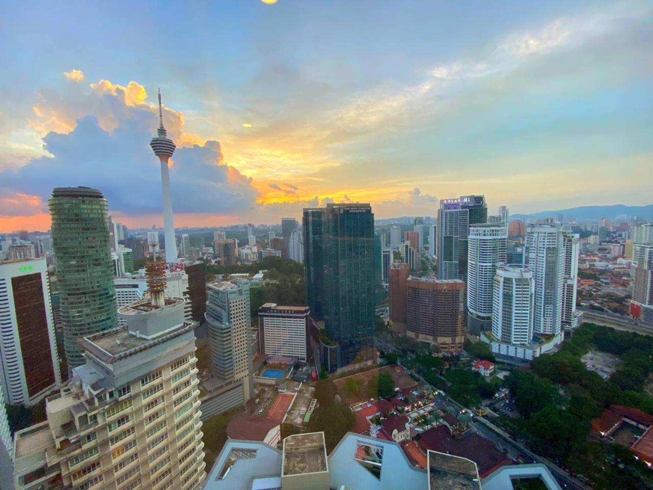 Sky Suites Klcc At Kuala Lumpur Esterno foto